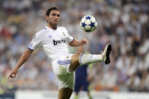 开云体育平台APP-吉鲁王者归来，罗马尼亚64分钟狂轰五球碾压澳大利亚，B组焦点战成一边倒惨案