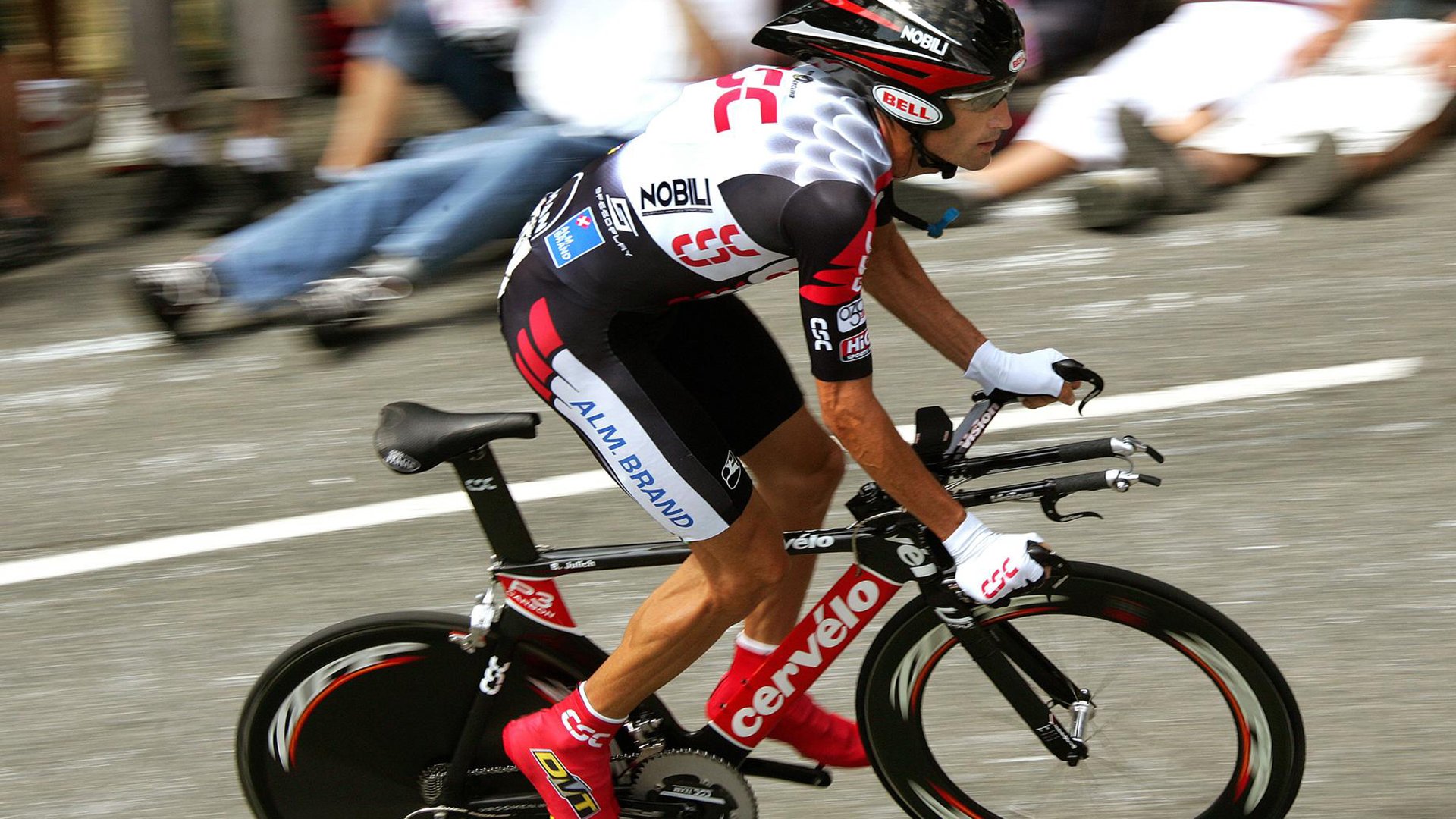 马刺对阵魔术，莫兰特贡献制胜表现，当未来与现在在禁区碰撞